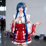 Costum femei Cosplay Hatsune Miku – Varianta Shrine Maiden Japoneza cu Peruca Inclusa - imagine 6