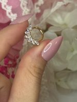 Piercing tip inel (clicker) din Titan ASTM F136, placat auriu, cu zirconii marquise – design elegant tip evantai - imagine 2